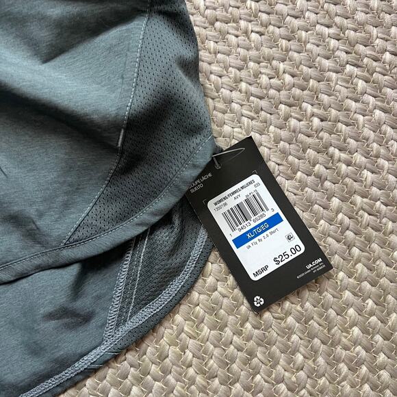 Under Armour Fly By 2.0 shorts Womens Sz XL - Picture 3 of 4